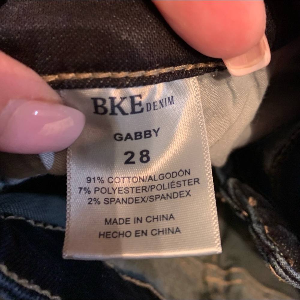 Buckle gabby capris